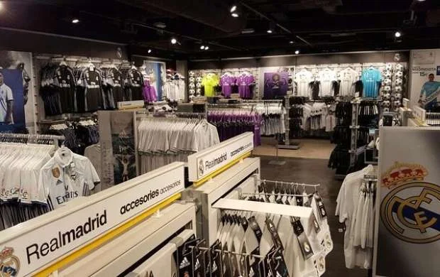"Real Madrid"in mağazası qarət olundu 