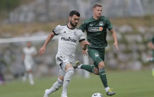Mahir Emrelinin oyunu təxirə salındı 
