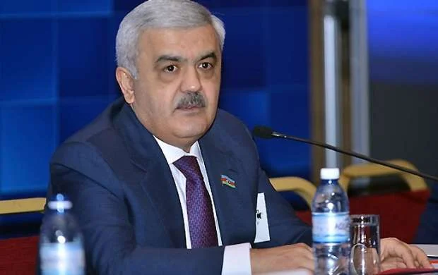 Rövnəq Abdullayev "Qarabağ"ı təbrik etdi 