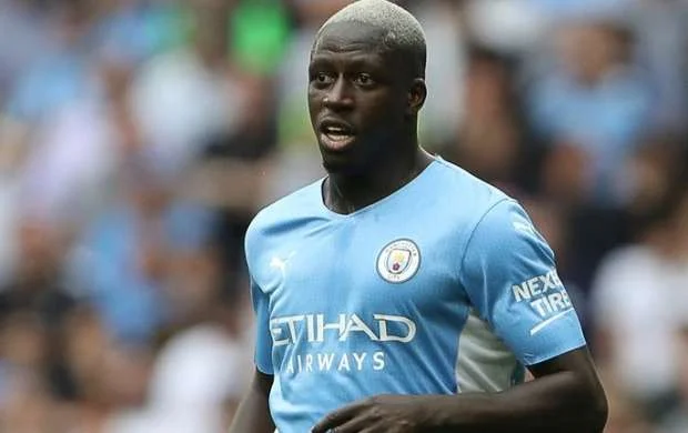 "Mançester Siti"nin futbolçusu məhkəmə zalında həbs edildi 