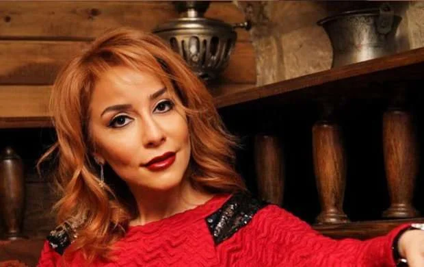 Məşhur müğənnidən Mahir Emreliyə: "Səninlə qürur duyuram" 