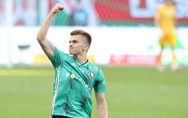 "Legiya" Mahir Emreliyə görə hücumçusunu göndərdi 