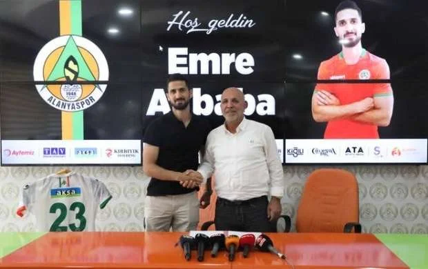 "Qalatasaray"ın yarımmüdafiəçisi "Alanyaspor"a keçdi 