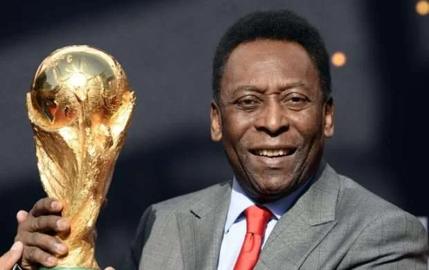 Əməliyyatdan sonra Pele: "Özümü yaxşı hiss edirəm" 