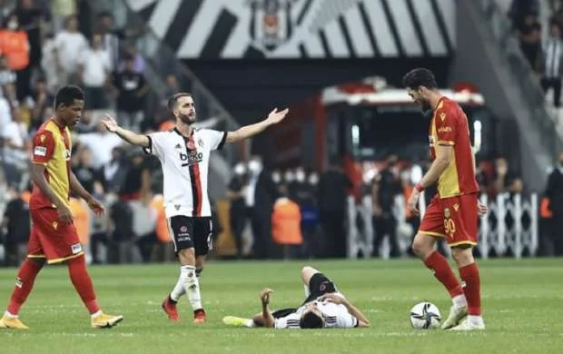 Sergen Yalçın Pyaniçi yerə-göyə sığdırmadı: "Xoşbəxtəm ki, ..." 