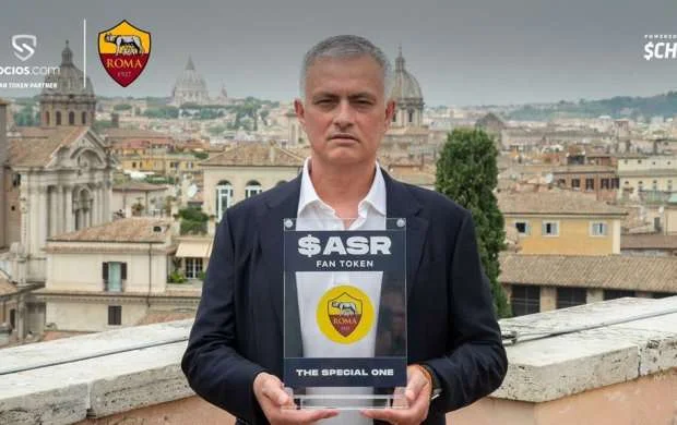 Mourinyudan yubiley şərhi: "Sevincdən uşaq kimi qaçırdım" 