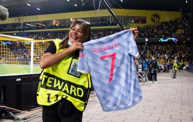 Ronaldu mühafizəçi xanımdan üzr istədi - FOTO/VİDEO 