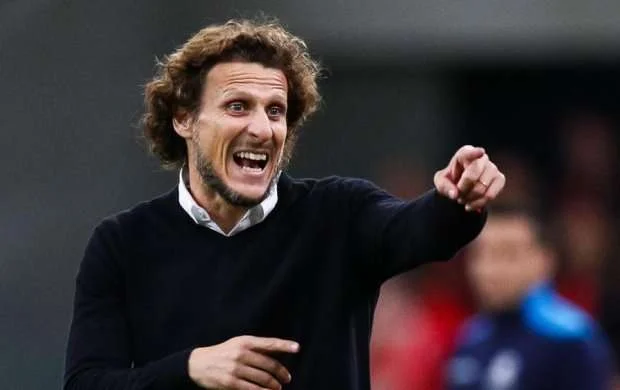Dieqo Forlan  qovuldu 