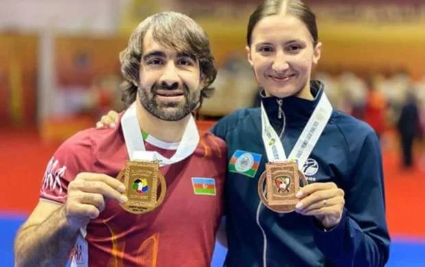 Rafael Ağayev və İrina Zaretska Moskvaya gedir 