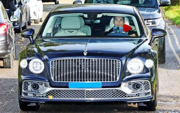 Ronaldu məşqə 300 minlik avtomobili ilə gəldi - FOTOLAR 