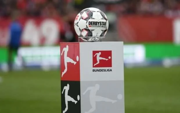 Almaniya Bundesliqası: "Frayburq" darmadağına sevindi 