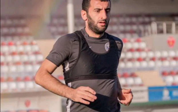 Yaşının saxtalaşdırılması şübhəsi olan Rahid Əmirquliyevdən açıqlama 