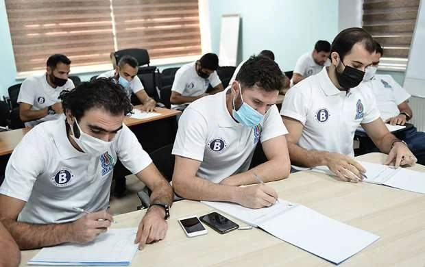 Millinin üzvləri B kurslarına qatıldı 