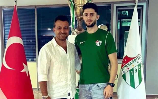 Namikin komanda yoldaşının avtomobili oğurlandı 