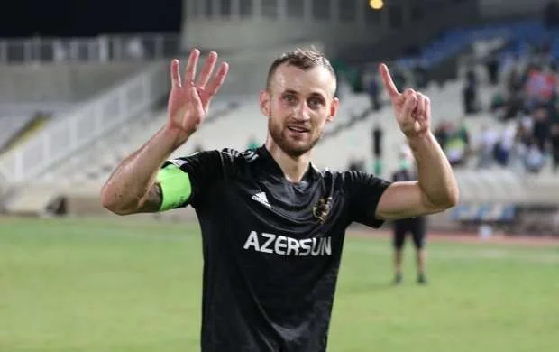 Medvedev ilk üçlükdə 
