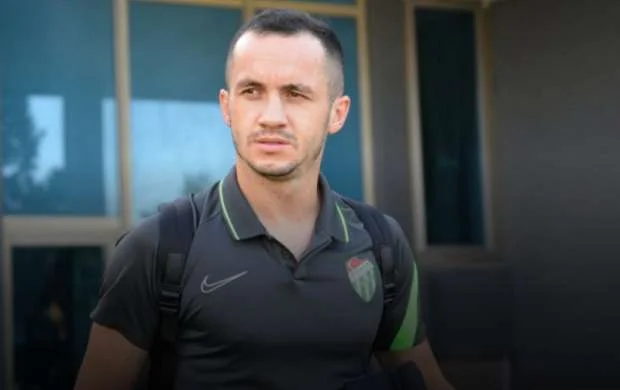 Namik toplanışı yarımçıq qoyacaq 