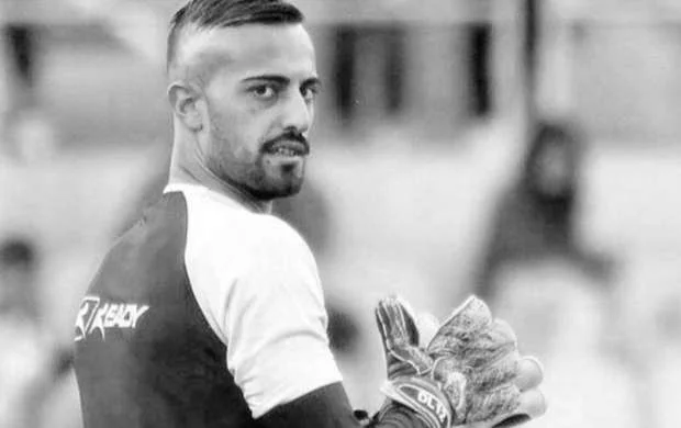 Gənc futbolçu xərçəng xəstəliyindən öldü 