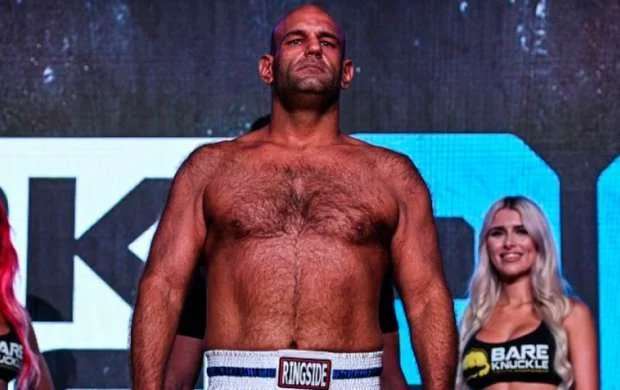 MMA döyüşçüsü nokautdan sonra öldü - VİDEO 