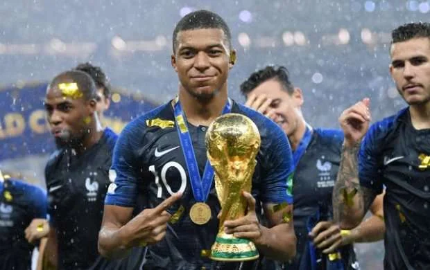 Mbappe bütün pul mükafatlarını xeyriyyə məqsədiylə xərcləyir 