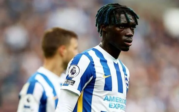 Millinin futbolçusu təcavüzə görə həbs olundu 