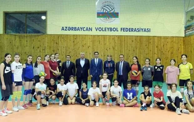 Fərid Qayıbov voleybol federasiyasının fəaliyyəti ilə tanış oldu 