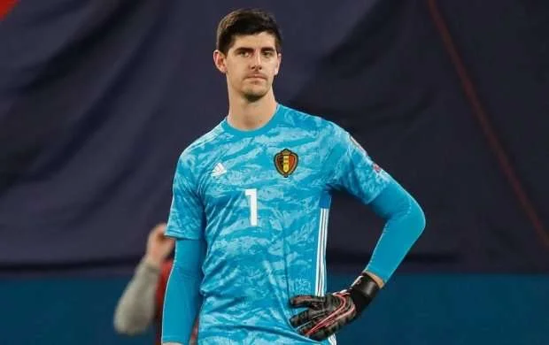 Millinin qapıçısı UEFA-nı tənqid etdi: "Biz robot deyilik!" 