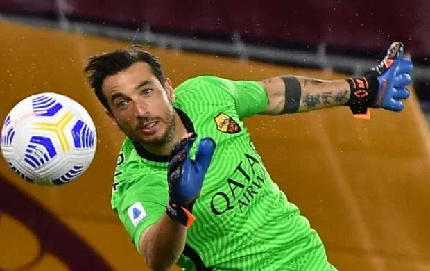 "Milan" 38 yaşlı futbolçuyla müqavilə bağladı 