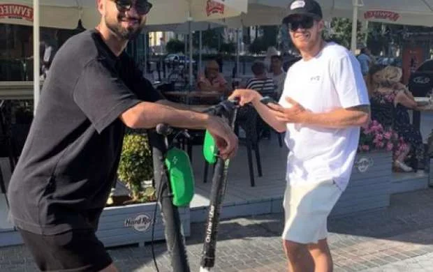 Mahir Emreliden komanda yoldaşına dəstək paylaşımı 