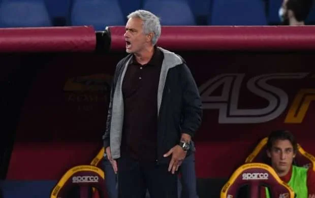 Joze Mourinyu qovuldu 