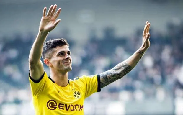 Transfer şayiələri: Bundesliqa klubu 3 hücumçu alır 