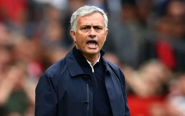 Mourinyu hakimlərdən narazı qalıb 