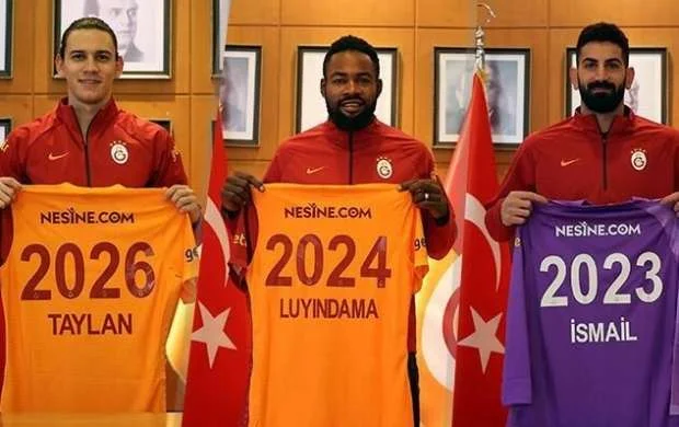 "Qalatasaray"da 3 müqavilə 