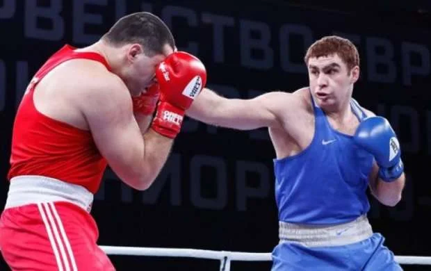 DÇ: Üç boksçumuz yarımfinal döyüşünü gözləyir - Abdullayev Çaloyona qarşı 