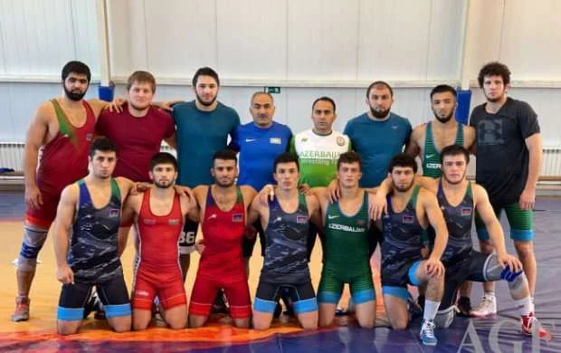 DÇ: Azərbaycan güləşçisi finalda 