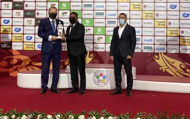 Sadıq Sadıqov mükafatlandırıldı 