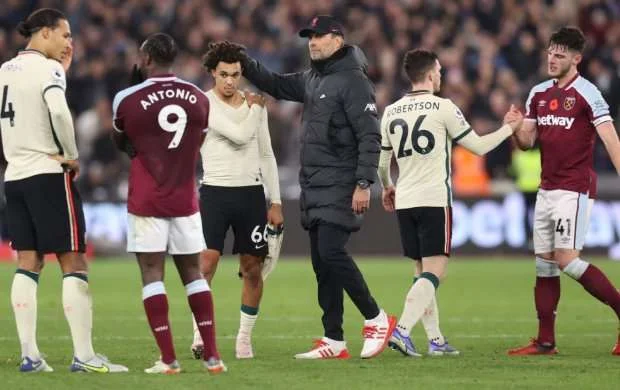 Yürgen Klopp hakimlərdən şikayətləndi 