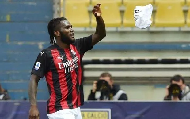 "Real Madrid" "Milan"ın futbolçusunu aparır 