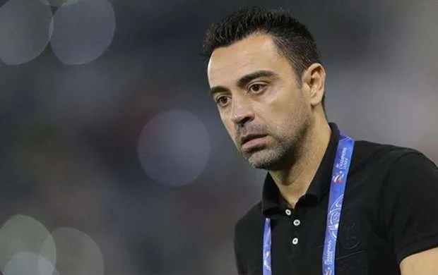 Xavi islahatlara başladı: İki nəfər getdi 