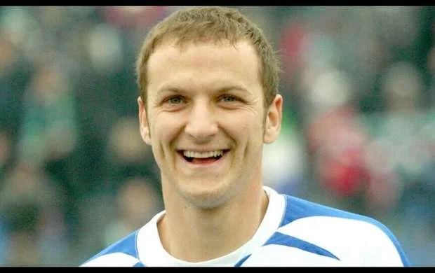Veteran futbolçu 43 yaşında vəfat etdi 