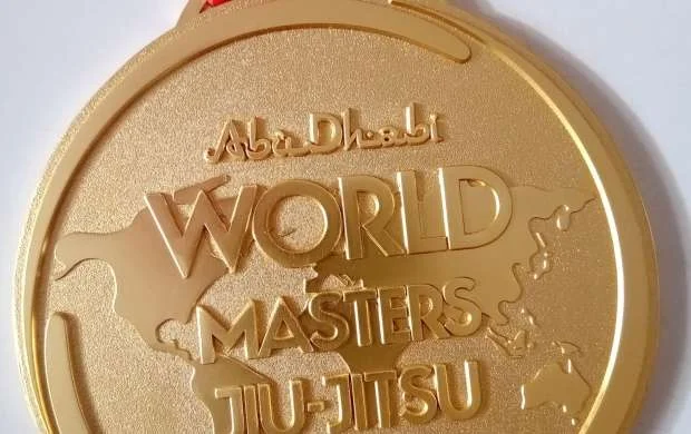 49 yaşlı süpürgəçi dünya çempionatının qızıl medalını qazandı - FOTOLAR/VİDEO 