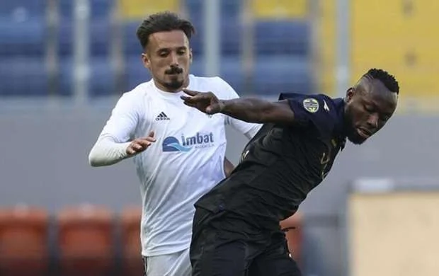 "Qarabağ"ın keçmiş oyunçusu təhqirə görə cəzalandı 