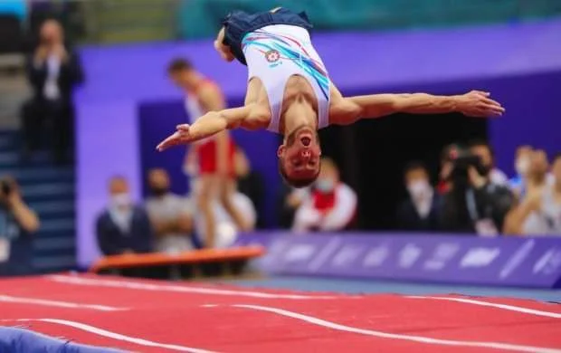 DÇ: Azərbaycan idmançısı gümüş medal qazandı 