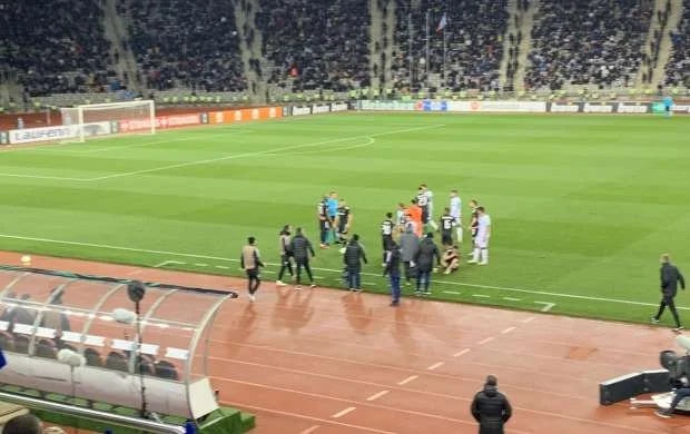 "Qarabağ" azarkeşlərindən nəhəng İmarət pankartı - OYUNDANKƏNAR 