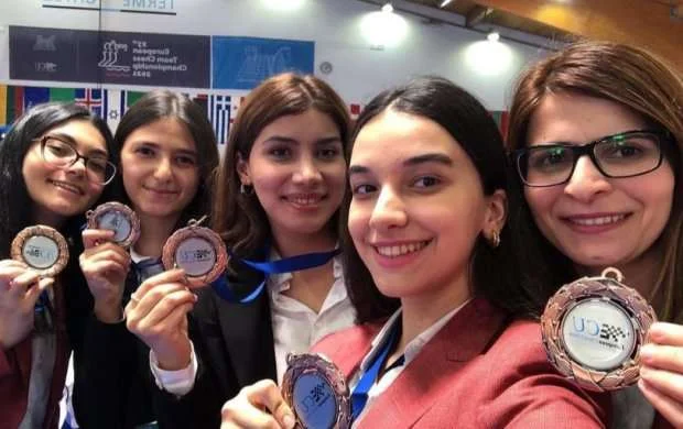 Avropa çempionatında bürünc medal qazanan şahmatçılarımız mükafatlandırıldı 