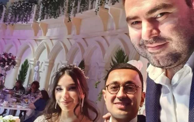 Millimizin lideri tanınmış vəkilin oğlu ilə evləndi 