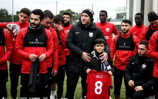 Şəhid övladı “Neftçi”nin qonağı oldu 