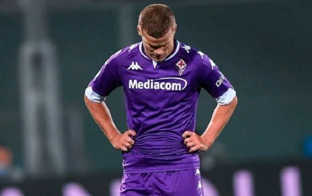 "Fiorentina" rus futbolçunu yollayır 