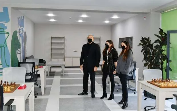 İlham Əliyev ailəsi ilə Olimpiya İdman Kompleksində 