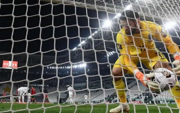 UEFA Şahruddini fərqləndirdi - VİDEO 