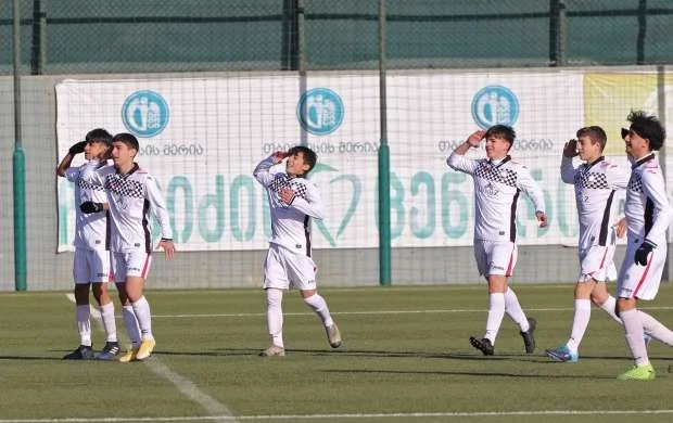 "Qəbələ"nin gənc futbolçularından təqdirə layıq addım 